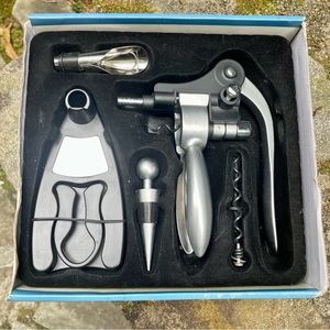 NWOT 6 Piece Easy Corkscrew Set